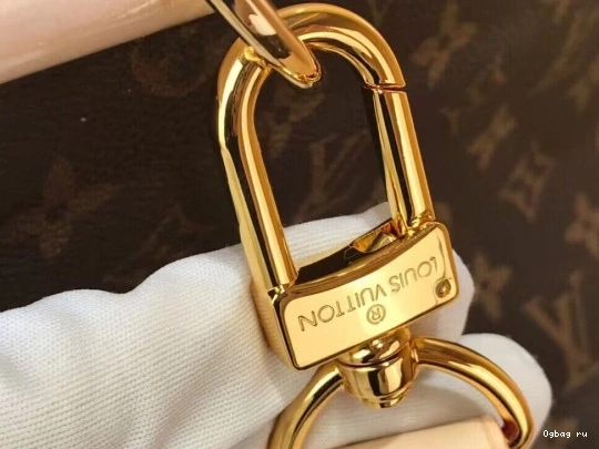 BAG LOUIS HUNTING VUITTON 0724